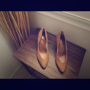 Beautiful Genuine Leather and Suede Pumps